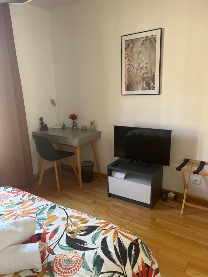 Agreable 2 Pieces Au Coeur De Thones Apartment Exterior photo